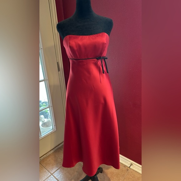 Alfred Angelo Dresses & Skirts - Alfred Angelo Strapless Claret Red Gown Black Trim Size 4 Style 6132 Formal